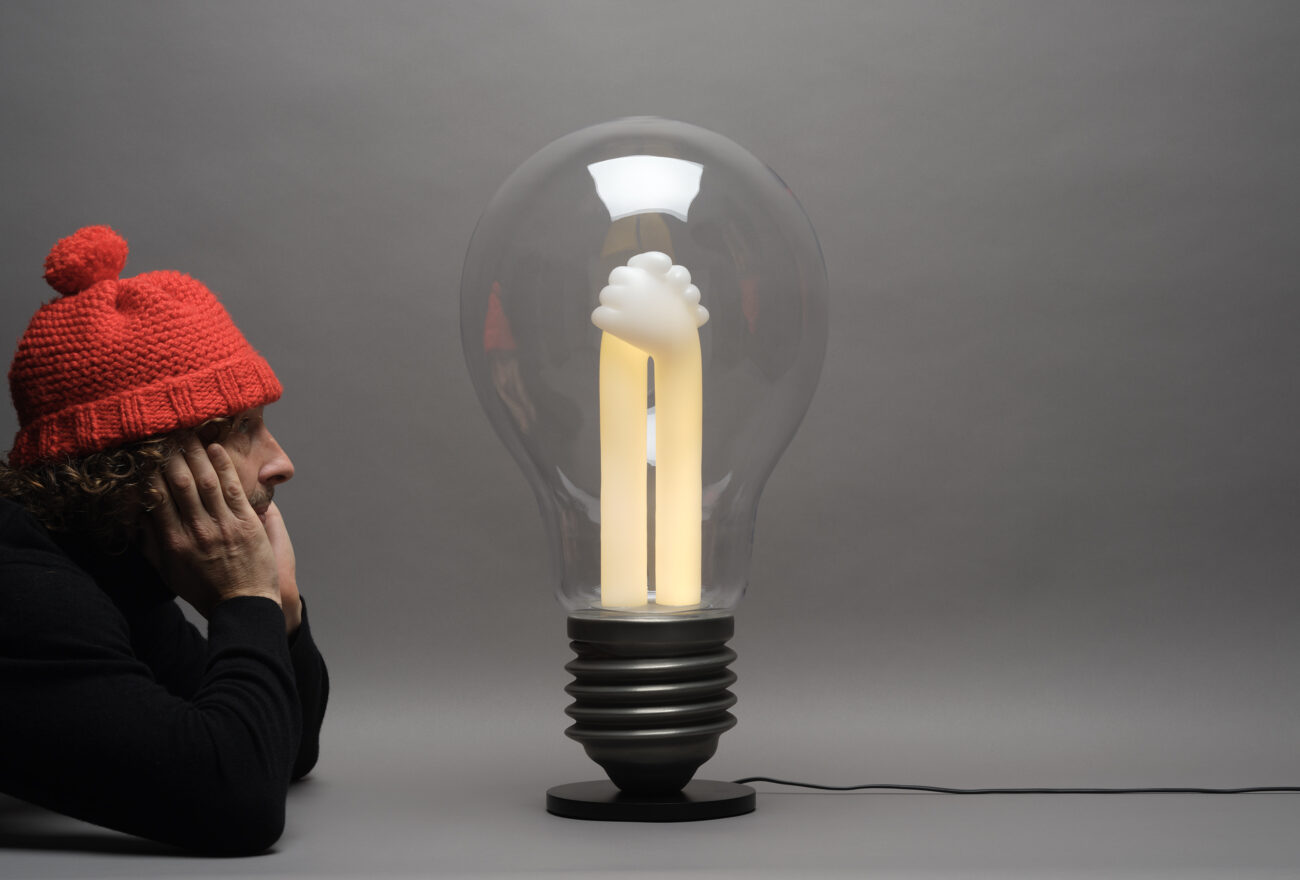 HOLD THE LIGHT